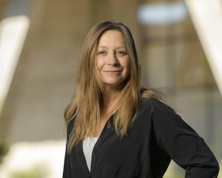 Portrait of Kris Hanning